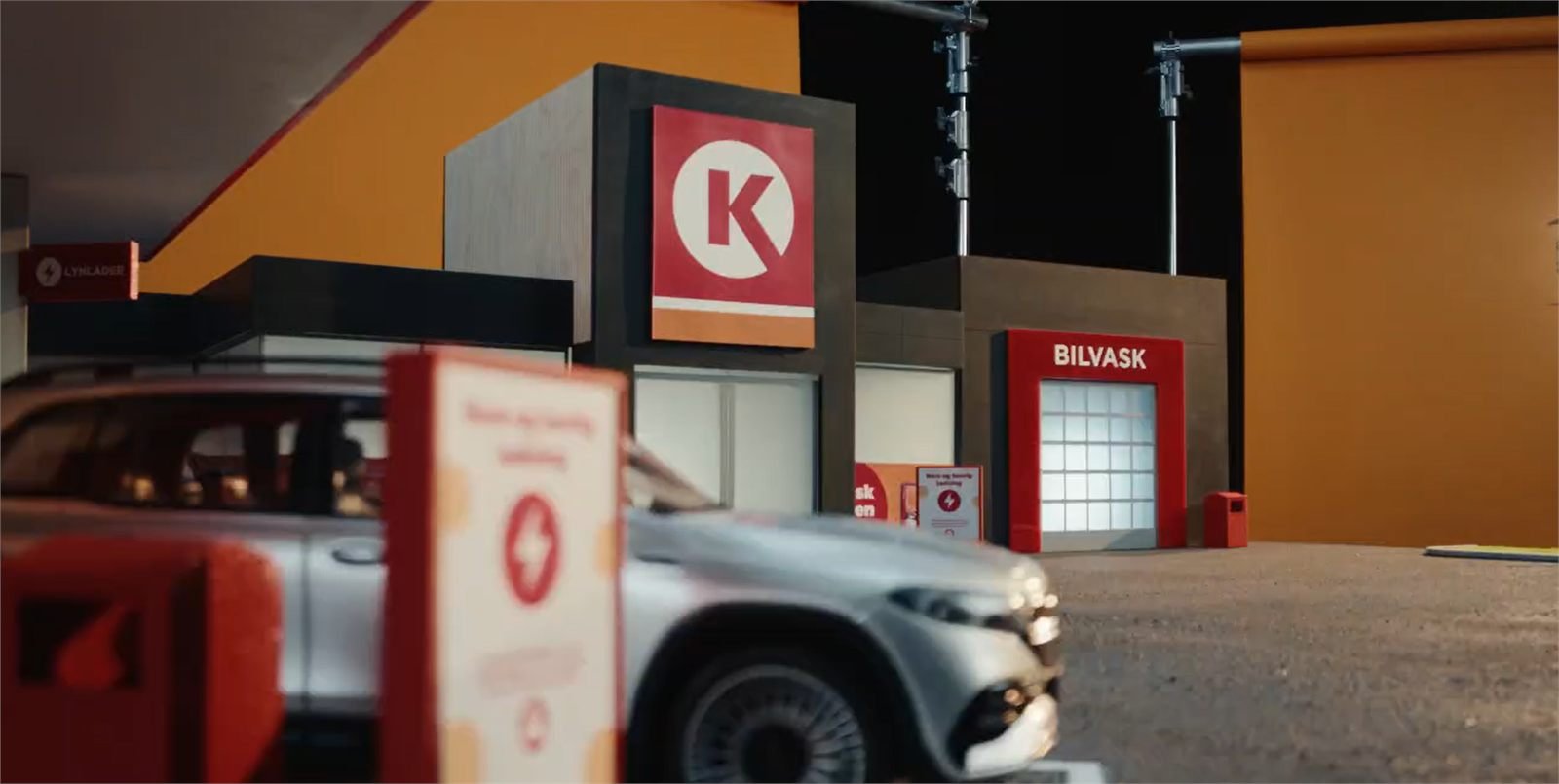 Circle K Commercial Set Model, photo 3 of 6